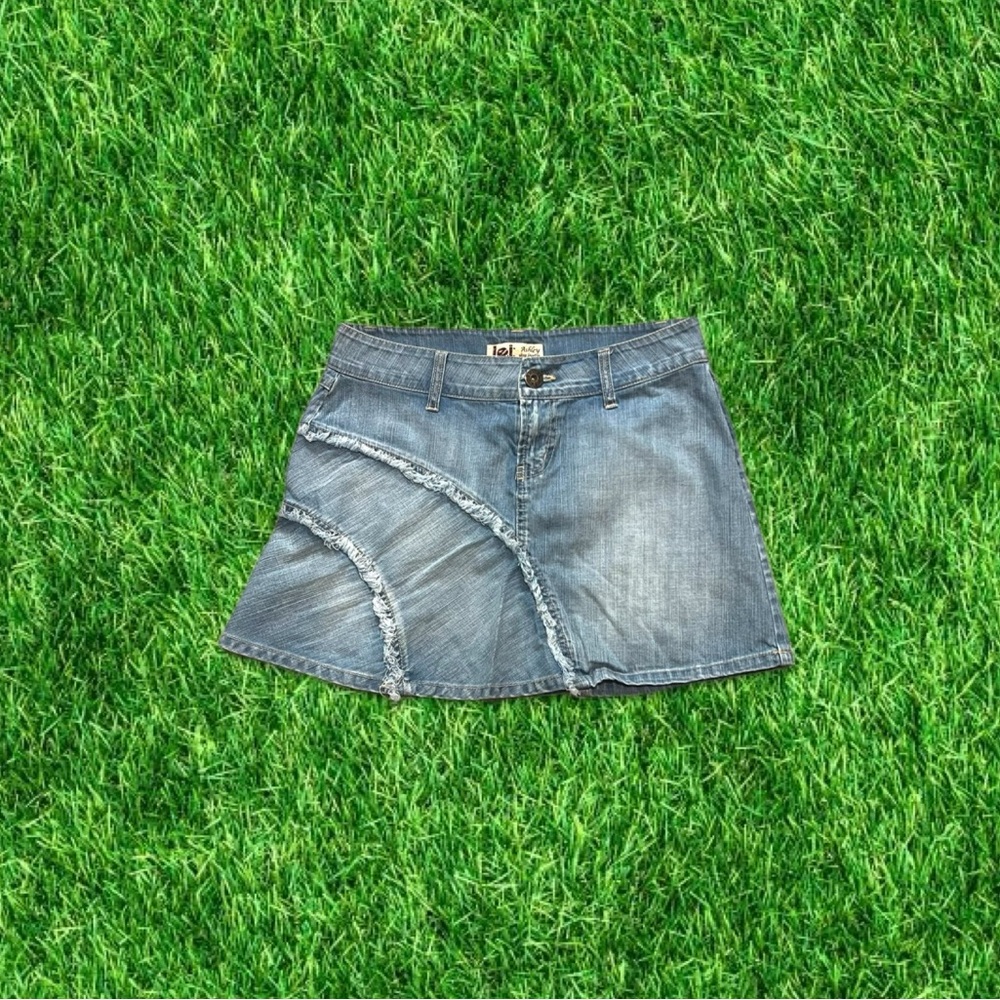 vtg y2k L.E.I distressed denim mini skirt